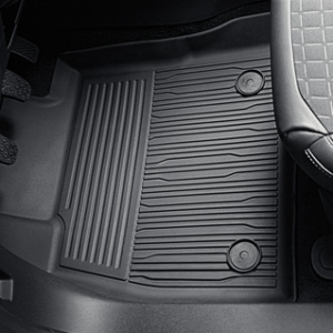 Tepih, spredaj gumiran, črn